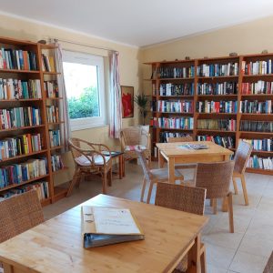 FKK-Urlaub mit MIRAMARE REISEN: Club Corsicana Bibliothek
