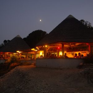 FKK-Urlaub Bagheera Korsika Frankreich - Snack bei Nacht