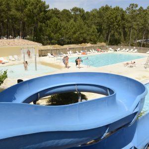 FKK-Urlaub Euronat Atlantikküste Frankreich - Schwimmbad mit Rutsche