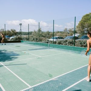 FKK-Urlaub mit Miramare Reisen in Riva Bella Korsika Frankreich - Tennis