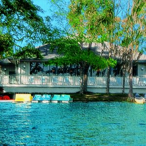 FKK-Urlaub Cypress Cove Florida USA - Restaurant am See