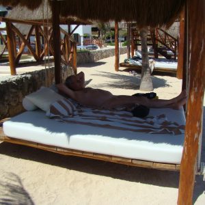 FKK-Urlaub Hidden Beach Resort Cancun Mexiko - Strandbetten