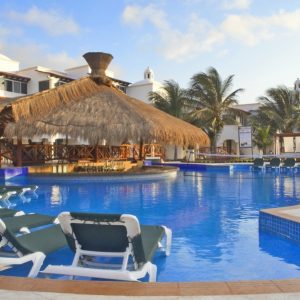 FKK-Urlaub Hidden Beach Resort Cancun Mexiko - Swim-up-Bar