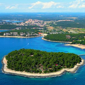 FKK-Urlaub Koversada Vrsar Kroatien - Insel Koversada mit Steg zum Festland