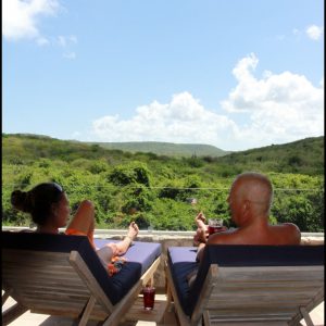 FKK-Urlaub The Natural Curaçao Karibik - Paar auf der Terrasse