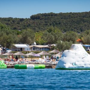 FKK-Urlaub Valalta Rovinj Kroatien - FKK Wasserpark mit Spielgeräten