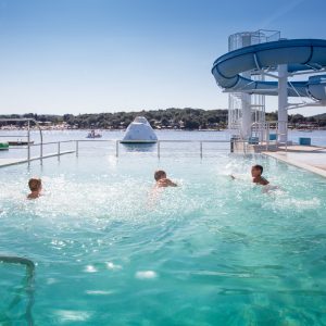 FKK-Urlaub Valalta Rovinj Kroatien - FKK Wasserpark mit Spielgeräten