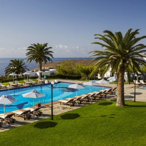 FKK-Urlaub Hotel Vritomartis Kreta Griechenland - Blick vom Pool zum Meer