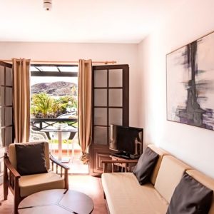 FKK-Urlaub mit Miramare Reisen - Castillo de Papagayo Lanzarote Wohnzimmer