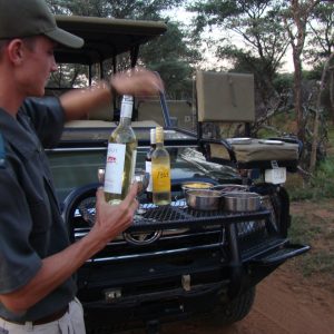 Südafrika Rundreise:: FKK-Urlaub - Sundowner im Dinokeng Gamepark