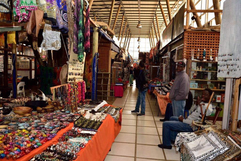 FKK Urlaub mit MIRAMARE REISEN - FKK-Rundreise Südafrika - Chameleon - Markt