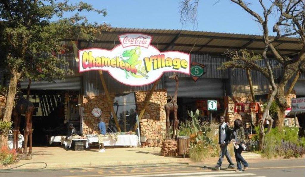 FKK Urlaub mit MIRAMARE REISEN - FKK-Rundreise Südafrika - Chameleon - Markt