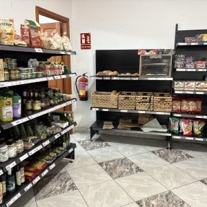 FKK Urlaub mit MIRAMRE REISEN - Villa Blanca, Lanzarote, Kanarische Inseln Geschäft in der Anlage