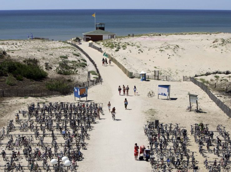 FKK-Urlaub CHM Montalivet Atlantikküste Frankreich - Fahrräder am Strand