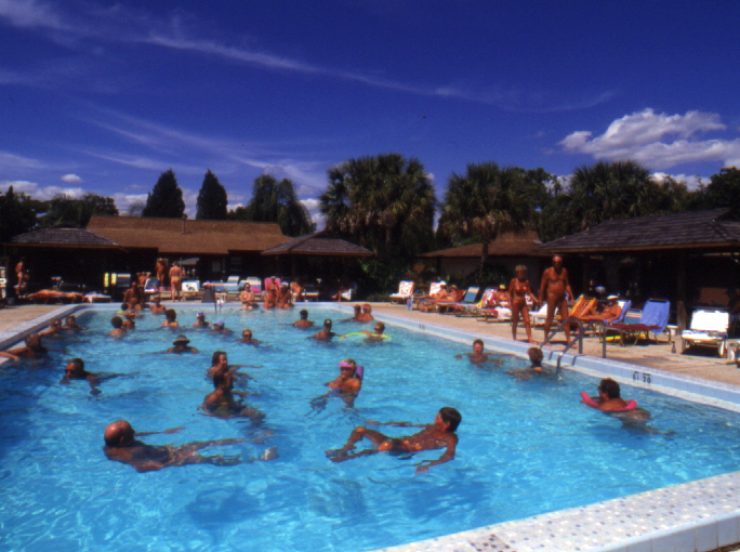 FKK-Urlaub Cypress Cove Florida USA - großer Pool