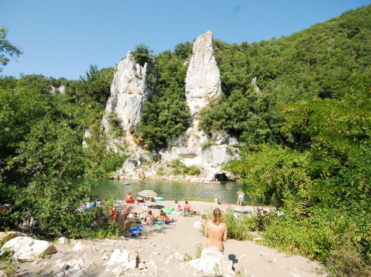 FKK-Urlaub Domaine de la Sablière Frankreich - am Fluß