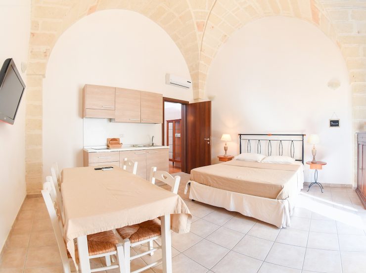 FKK-Urlaub mit Miramare Reisen - FKK Grottamiranda Italien/Apulien Appartement Ostuni Wohnbeispiel