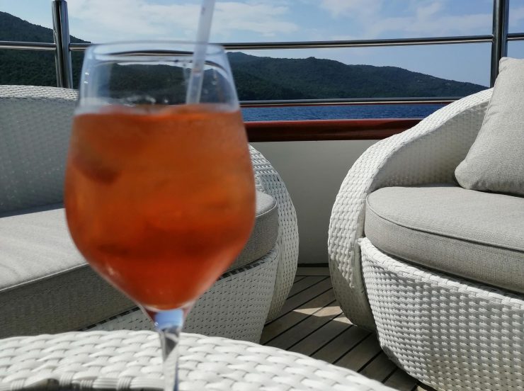 FKK Urlaub mit Miramare Reisen Die kleine Luxusyacht - FKK Kreuzfahrt an der Kroatischen Küste