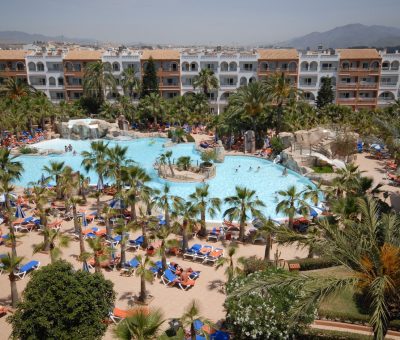 FKK-Urlaub Hotel Vera Playa Club Vera Spanien - Innenhof mit Pool