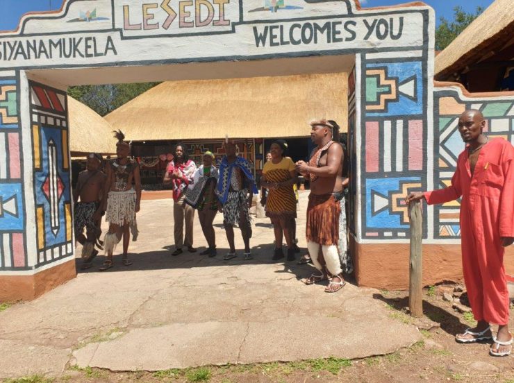 FKK-Urlaub mit Miramare Reisen - Südafrika Rundreise - Lesedi