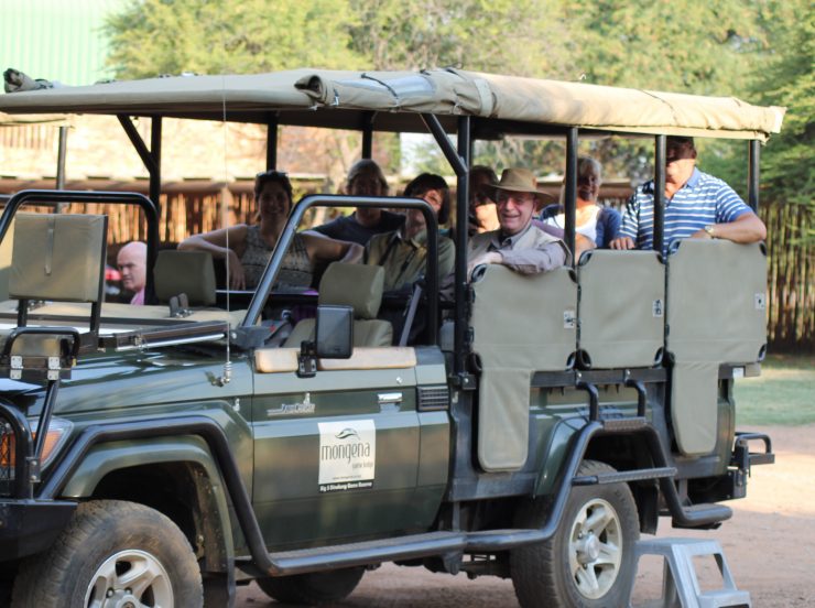 Miramare Reisen - FKK-Rundreisen Südafrika - Safari Jeep