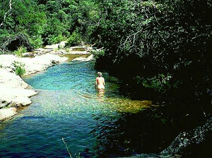 FKK-Urlaub U Furu Korsika - Baden in der 