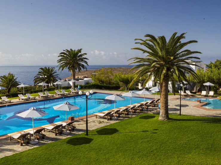 FKK-Urlaub Hotel Vritomartis Kreta Griechenland - Blick vom Pool zum Meer